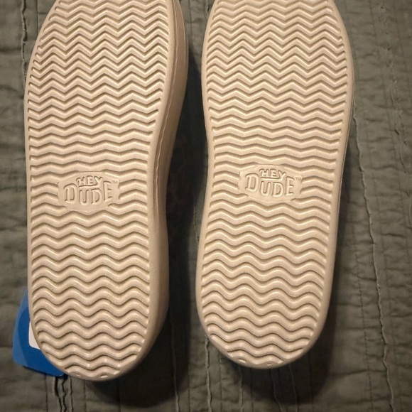 Hey Dude NWT Leopard Print Slip-On Sneakers Size 9 - Picture 6 of 6